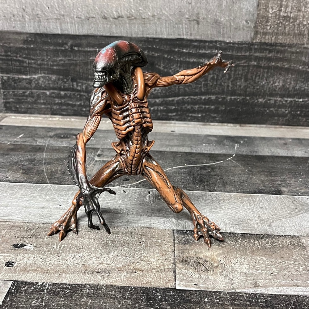 Kenner Alien Resurrection Newborn Alien Action Figure 1997 Vintage Sci-Fi Toy